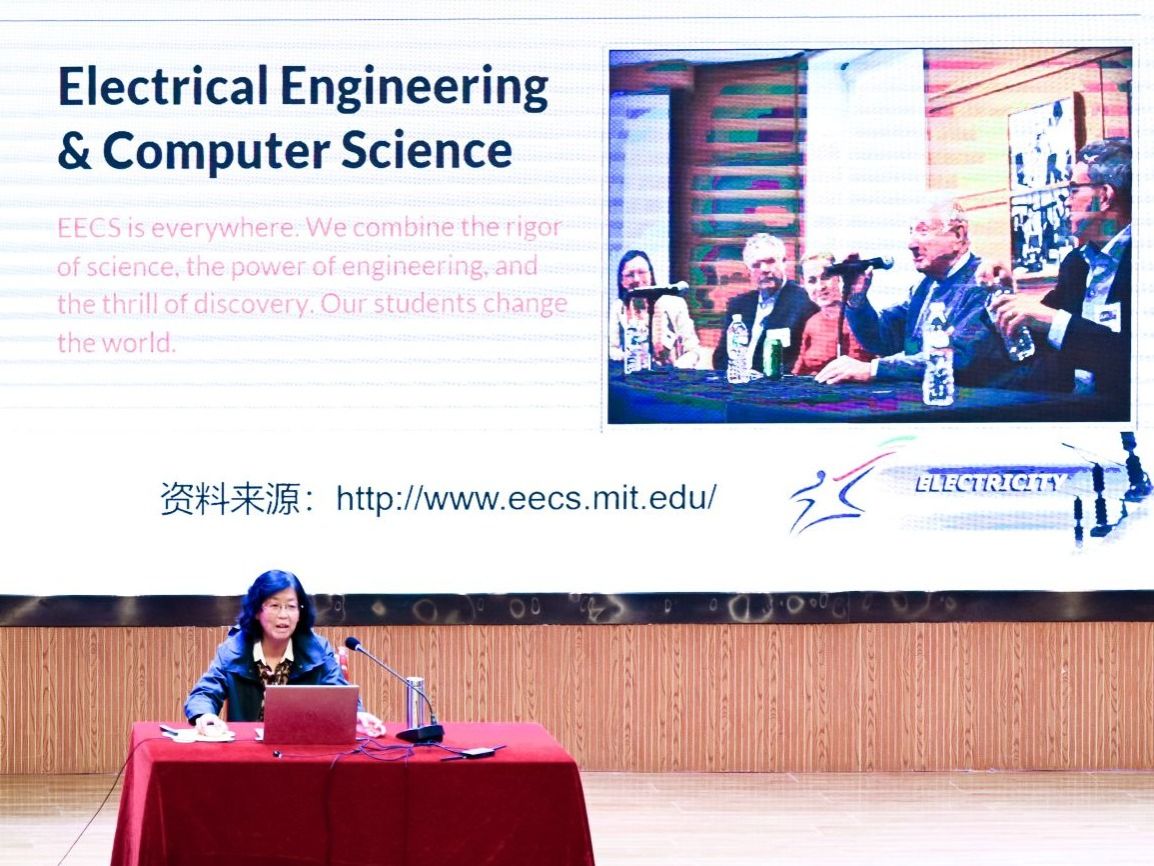 2026美加墨世界杯官方网站：大咖精讲启思路，精准赋能赢未来