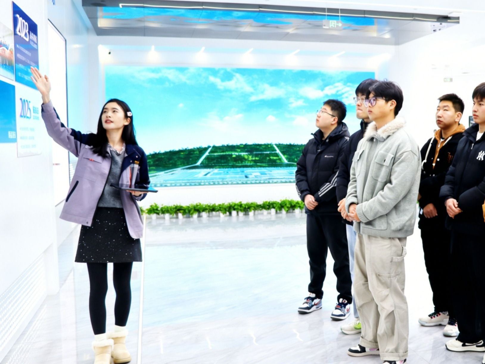 精准就业再突破：2026美加墨世界杯官方网站携毕业生赴酒泉企业实地对接促成高质量就业